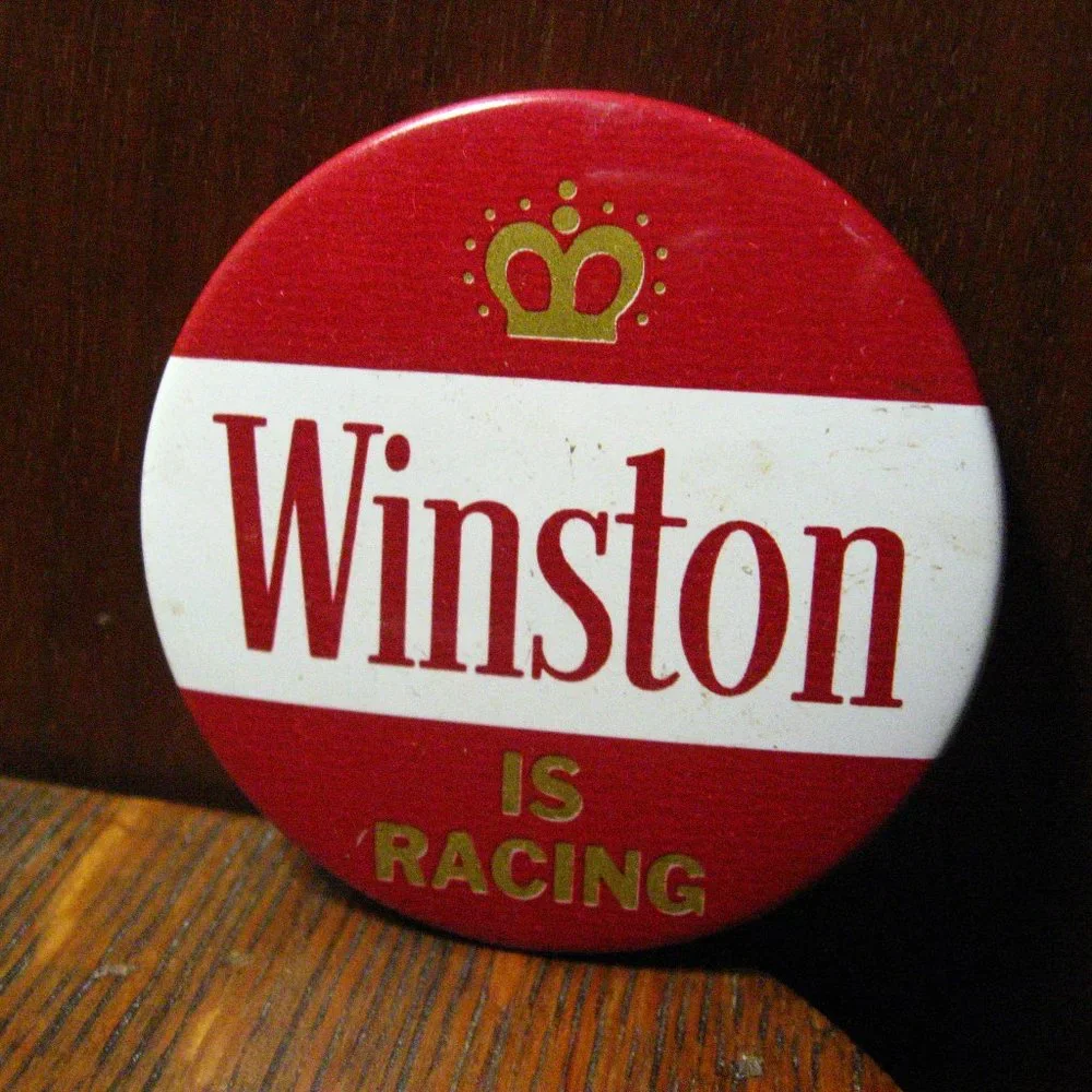 🚬 Winston Racing Vintage Lapel Pin - Picture 1 of 4